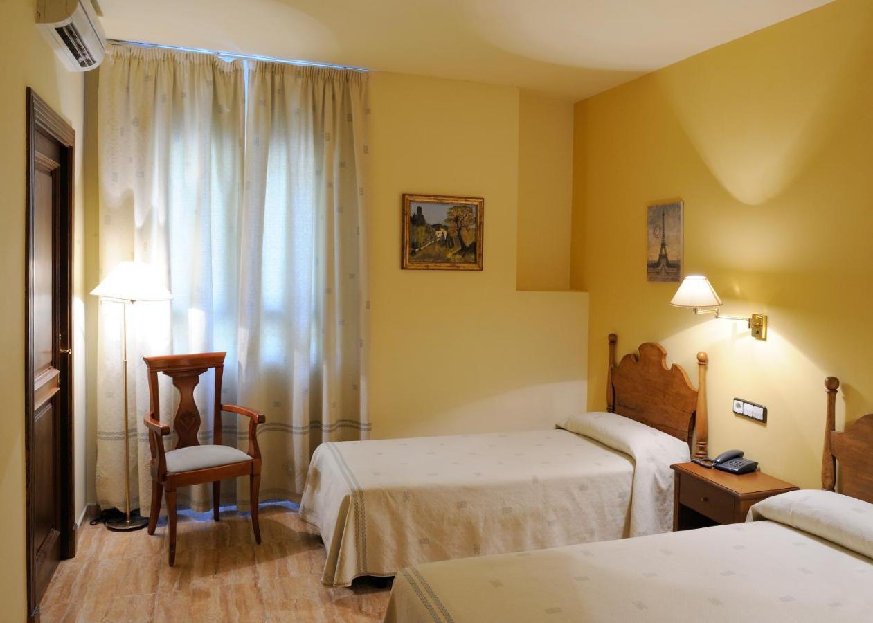 Hotel El Oasis Carchel 객실 사진